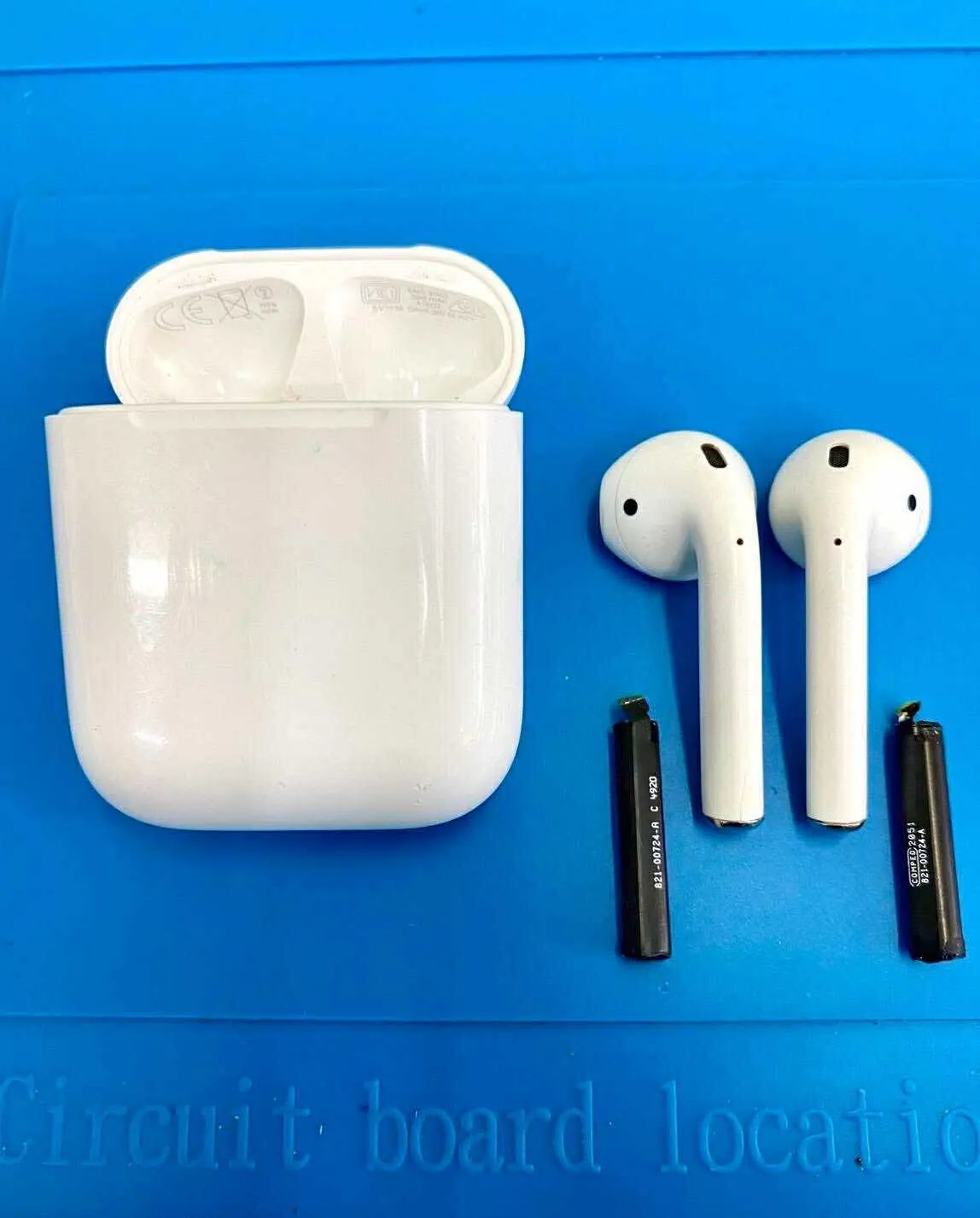 เปลี่ยนแบตเตอรี่ AirPods อะไหล่แท้ พร้อมรับประกัน