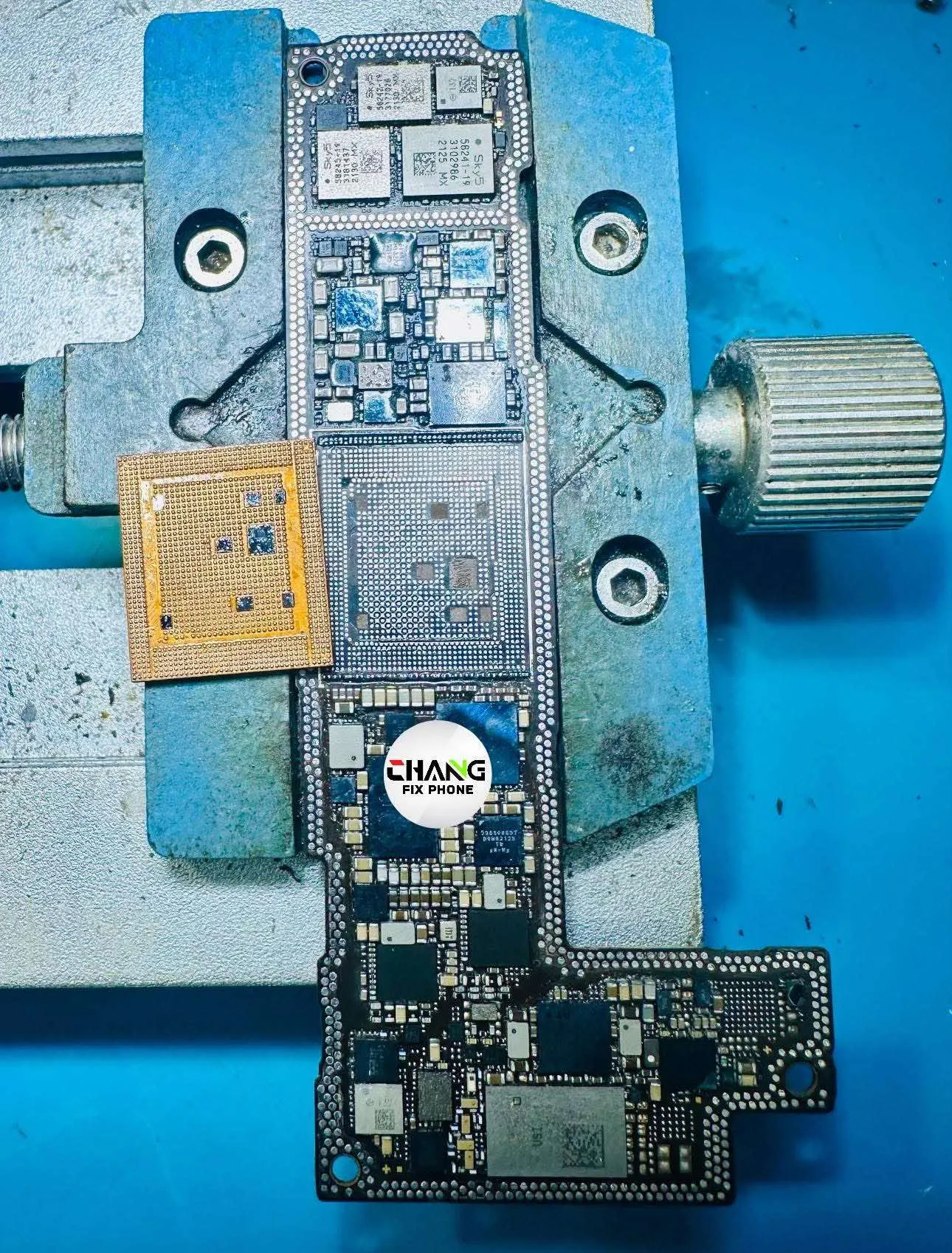 ซ่อม CPU / เมนบอร์ด iPhone โดยช่างบอย